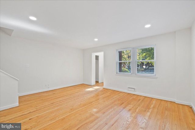 4411 HARRISON ST NW, Washington, DC 20015