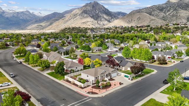 4584 W CARRIAGE LN, Cedar Hills, UT 84062