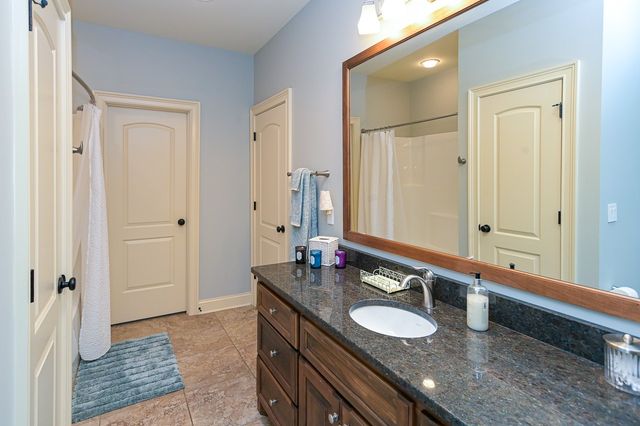 205 Nature Ridge Rd, Tullahoma, TN 37388