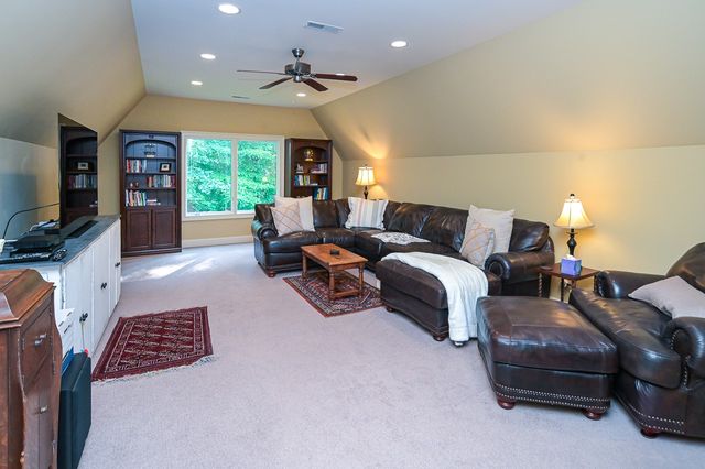 205 Nature Ridge Rd, Tullahoma, TN 37388