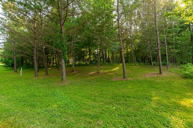 205 Nature Ridge Rd, Tullahoma, TN 37388