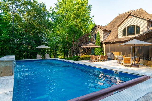 205 Nature Ridge Rd, Tullahoma, TN 37388