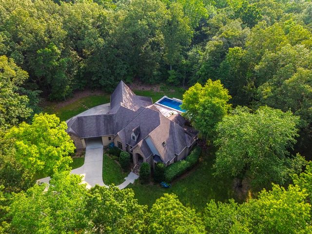 205 Nature Ridge Rd, Tullahoma, TN 37388