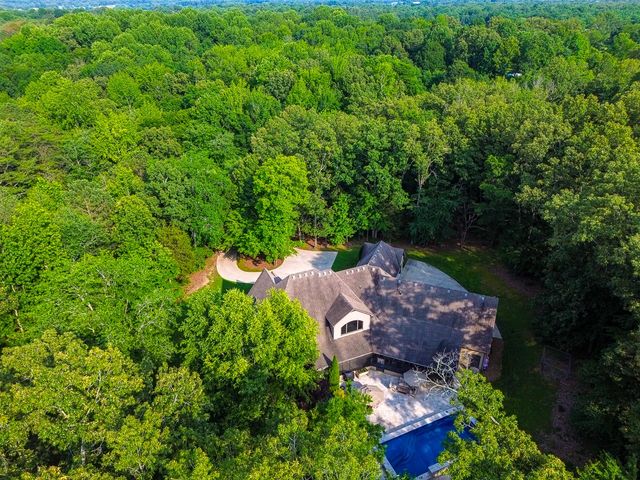 205 Nature Ridge Rd, Tullahoma, TN 37388