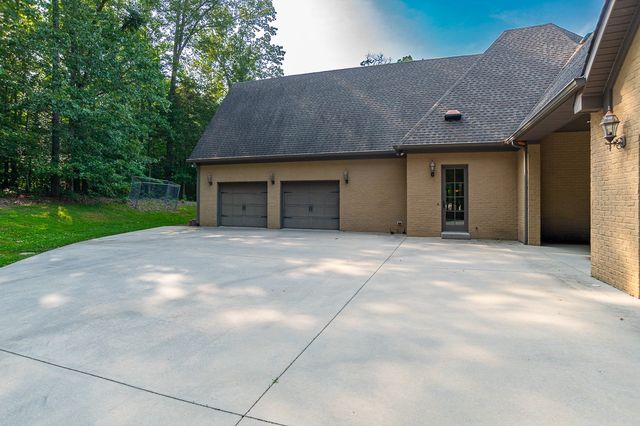 205 Nature Ridge Rd, Tullahoma, TN 37388