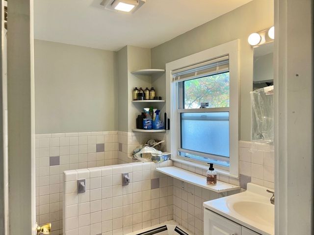 209 Riverside Ave 209, Medford, MA 02155