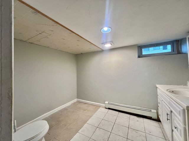 209 Riverside Ave 209, Medford, MA 02155