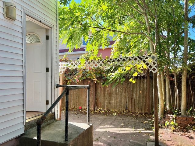209 Riverside Ave 209, Medford, MA 02155