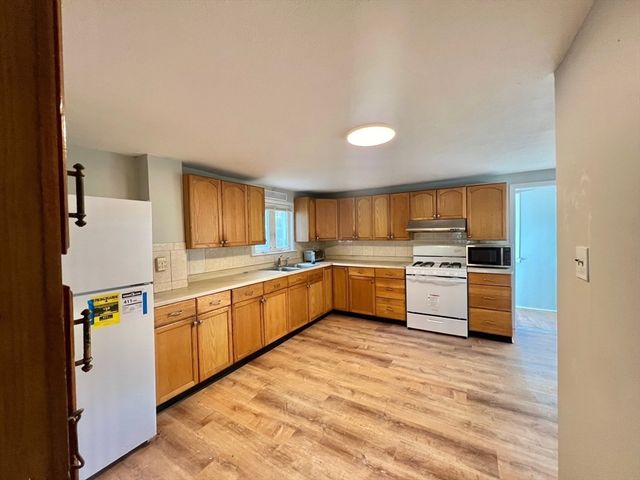 209 Riverside Ave 209, Medford, MA 02155