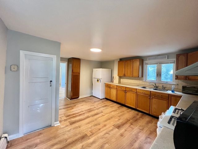 209 Riverside Ave 209, Medford, MA 02155