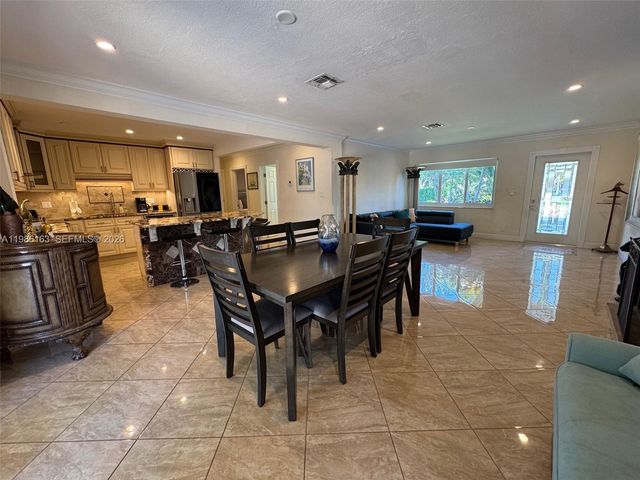 2355 SE 7th St, Pompano Beach, FL 33062