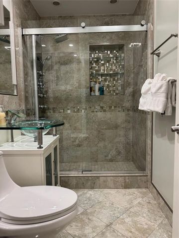 2355 SE 7th St, Pompano Beach, FL 33062