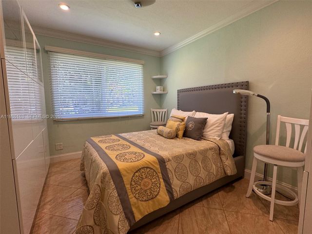 2355 SE 7th St, Pompano Beach, FL 33062