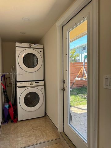 2355 SE 7th St, Pompano Beach, FL 33062