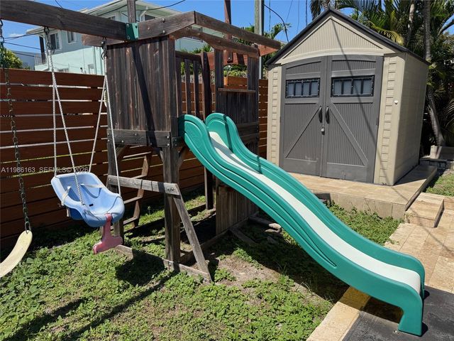 2355 SE 7th St, Pompano Beach, FL 33062