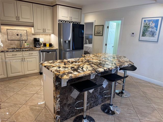 2355 SE 7th St, Pompano Beach, FL 33062