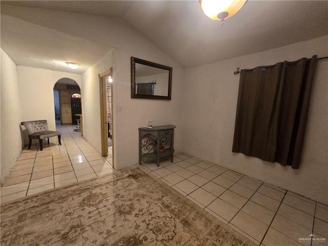 5456 E Juarez Boulevard, Rio Grande City, TX 78582