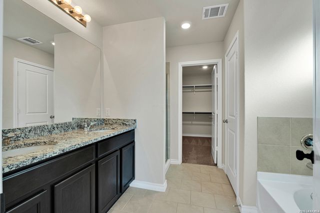 142 American Robin Way, San Antonio, TX 78253
