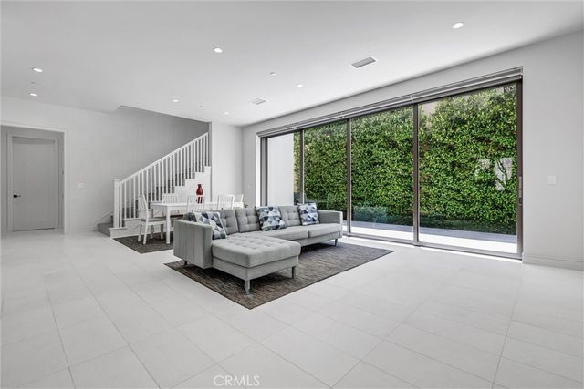 138 Linda Vista, Irvine, CA 92618