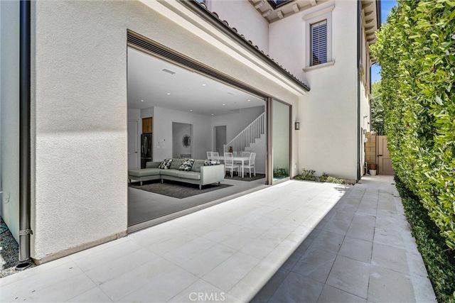 138 Linda Vista, Irvine, CA 92618