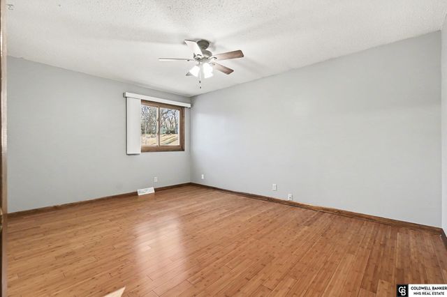 11706 Fisher House Road, Bellevue, NE 68123