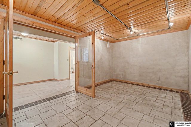 11706 Fisher House Road, Bellevue, NE 68123