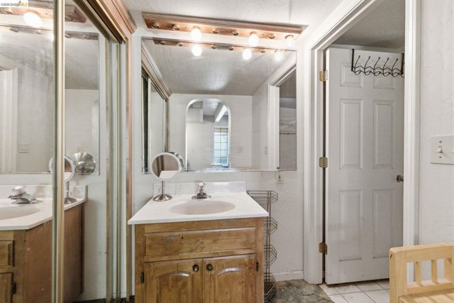 23608 Porcina Way, Columbia, CA 95310