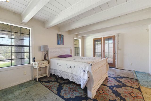 23608 Porcina Way, Columbia, CA 95310