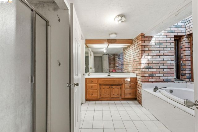 23608 Porcina Way, Columbia, CA 95310