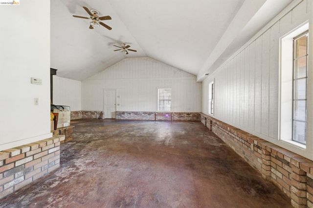 23608 Porcina Way, Columbia, CA 95310