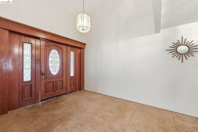 23608 Porcina Way, Columbia, CA 95310