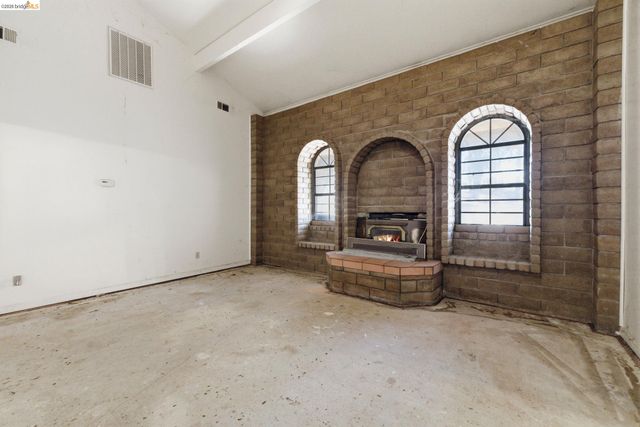 23608 Porcina Way, Columbia, CA 95310