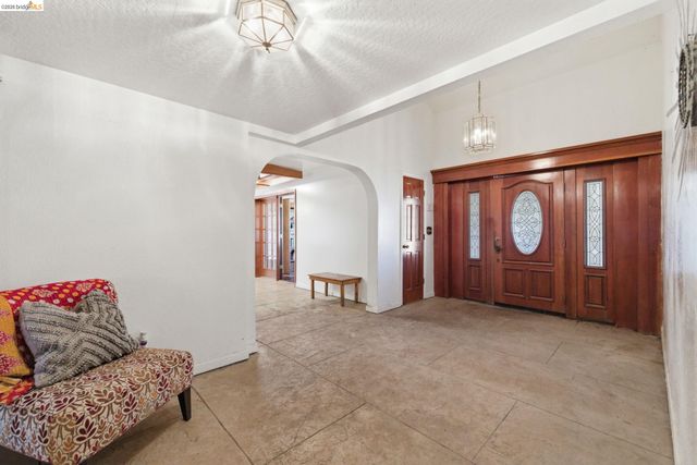 23608 Porcina Way, Columbia, CA 95310