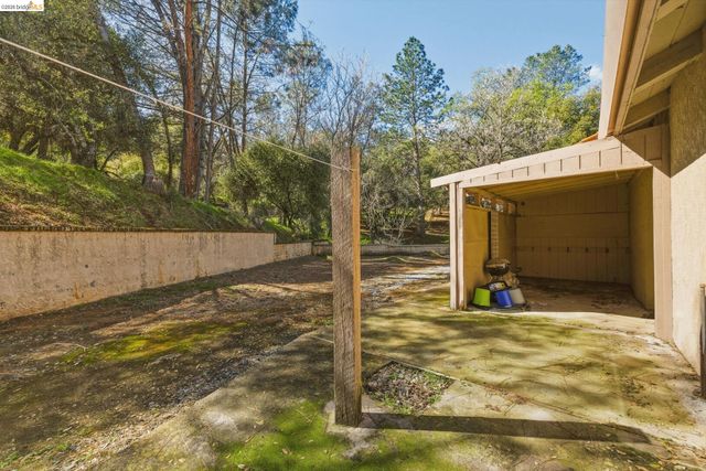 23608 Porcina Way, Columbia, CA 95310