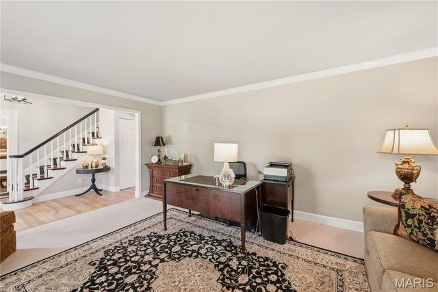 607 Lampadaire Drive, Creve Coeur, MO 63141