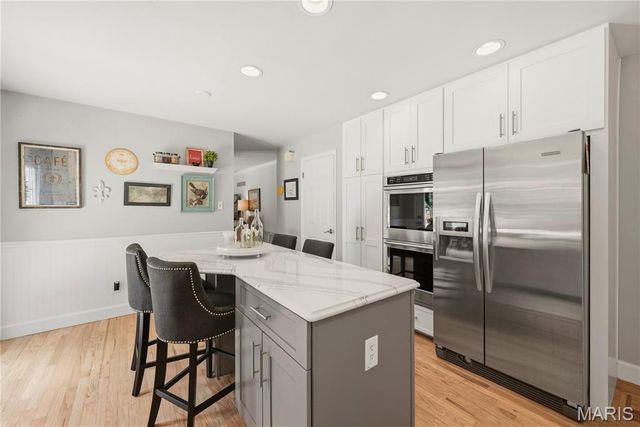 607 Lampadaire Drive, Creve Coeur, MO 63141