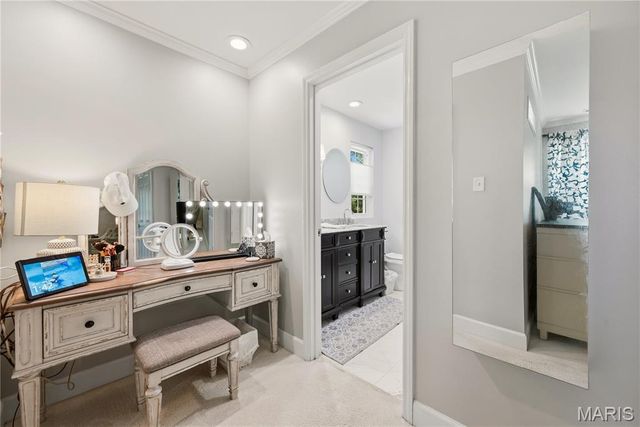 607 Lampadaire Drive, Creve Coeur, MO 63141