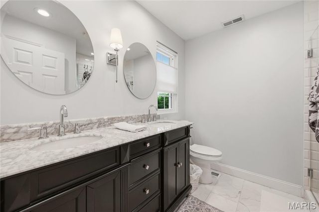 607 Lampadaire Drive, Creve Coeur, MO 63141