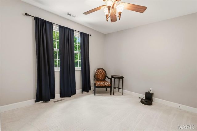 607 Lampadaire Drive, Creve Coeur, MO 63141