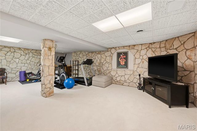 607 Lampadaire Drive, Creve Coeur, MO 63141