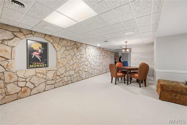 607 Lampadaire Drive, Creve Coeur, MO 63141
