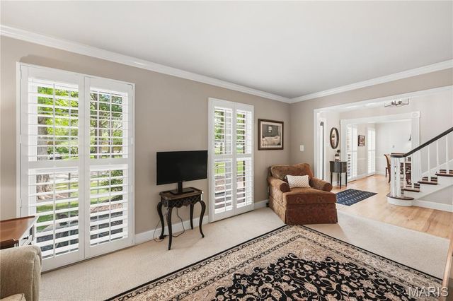 607 Lampadaire Drive, Creve Coeur, MO 63141