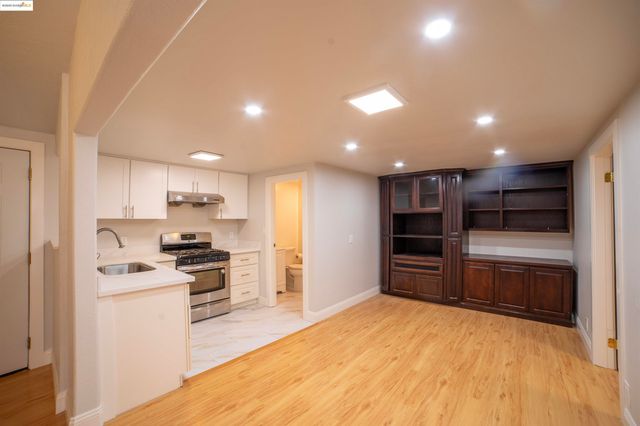 3517 Allendale Ave, Oakland, CA 94619