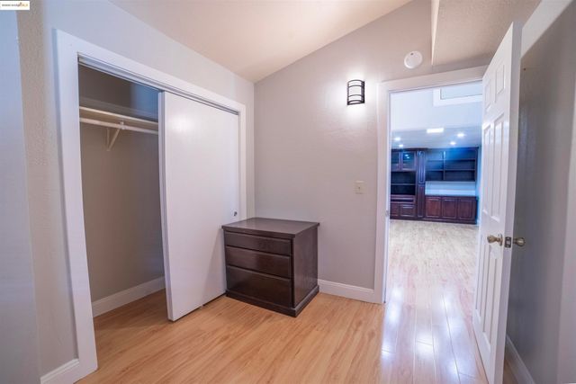 3517 Allendale Ave, Oakland, CA 94619