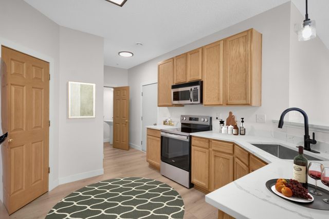 4691 Blaine Avenue 808, Inver Grove Heights, MN 55076
