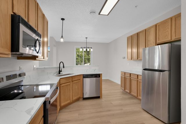 4691 Blaine Avenue 808, Inver Grove Heights, MN 55076
