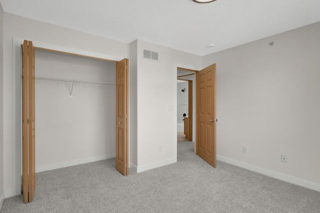 4691 Blaine Avenue 808, Inver Grove Heights, MN 55076