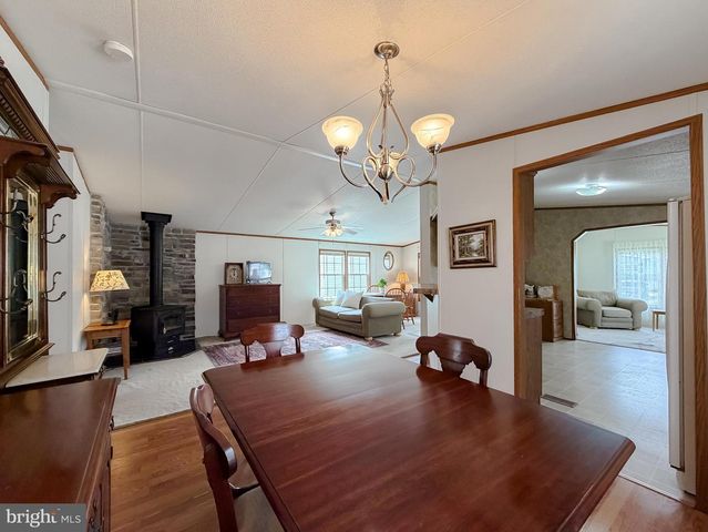 309 BERTS DR, Lothian, MD 20711