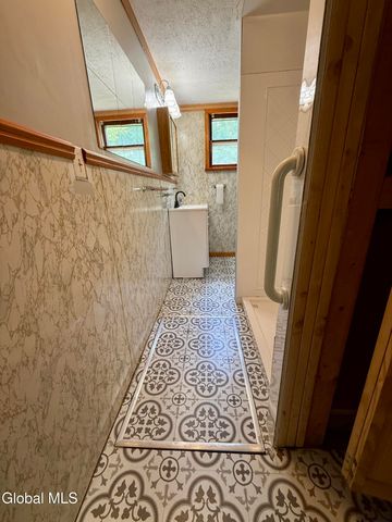 34 Mallory Avenue, Queensbury, NY 12804