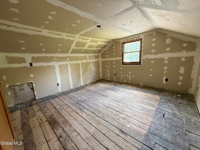 34 Mallory Avenue, Queensbury, NY 12804
